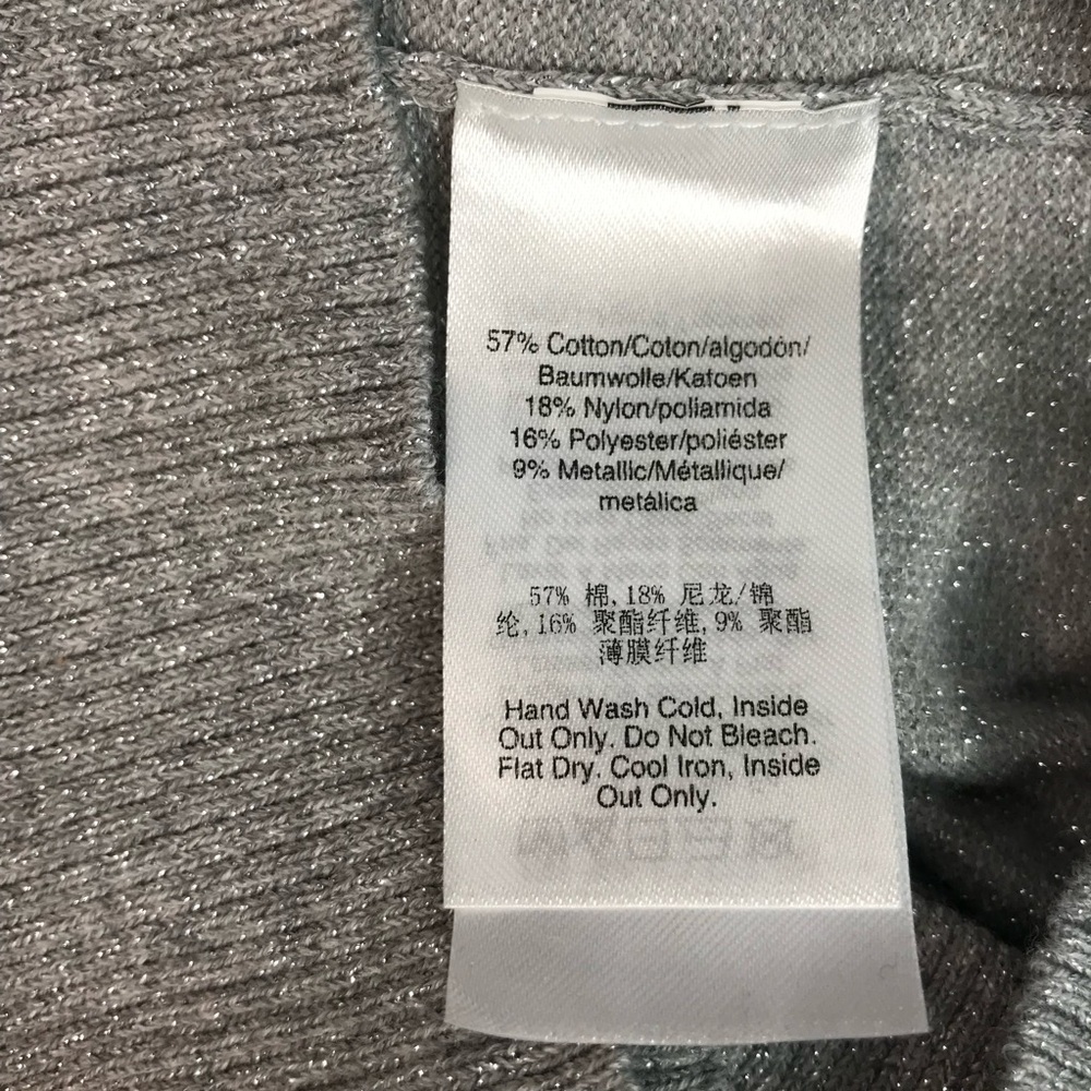 DKNY M Sparkly silver metallic thread grey ribbed V-neck knit top Size Medium - Picture 13 of 15